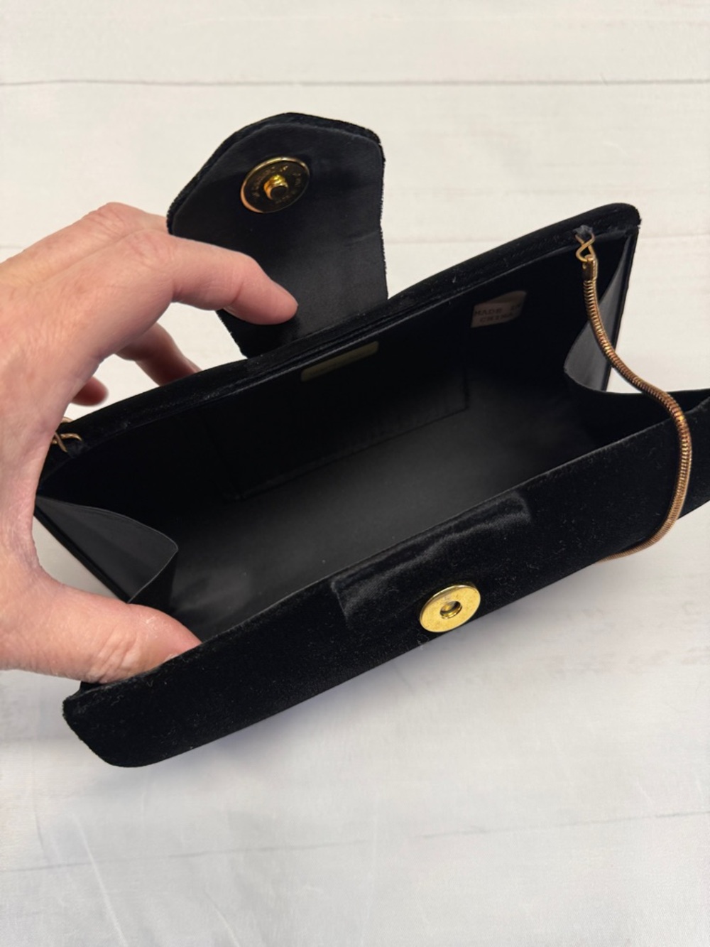 Bloomingdale’s Vintage Black Velvet Elegant Luxury Evening Clutch Purse - Picture 6 of 9